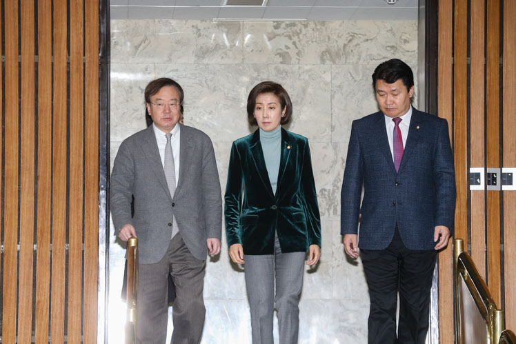 제목 노출 영역입니다 이미지