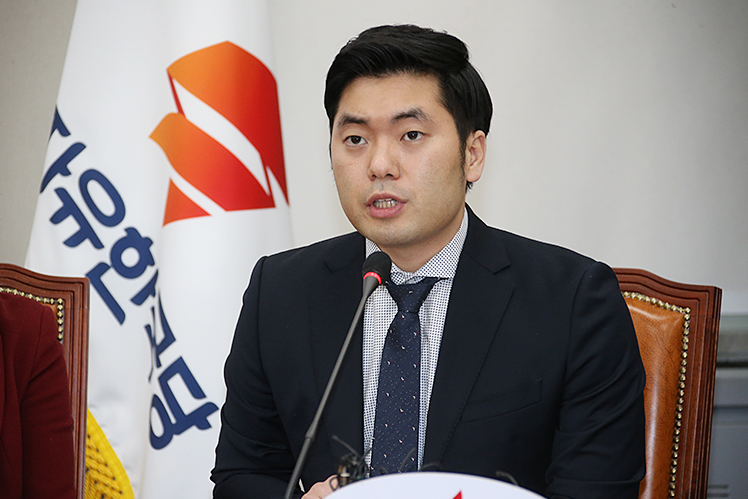 제목 노출 영역입니다 이미지