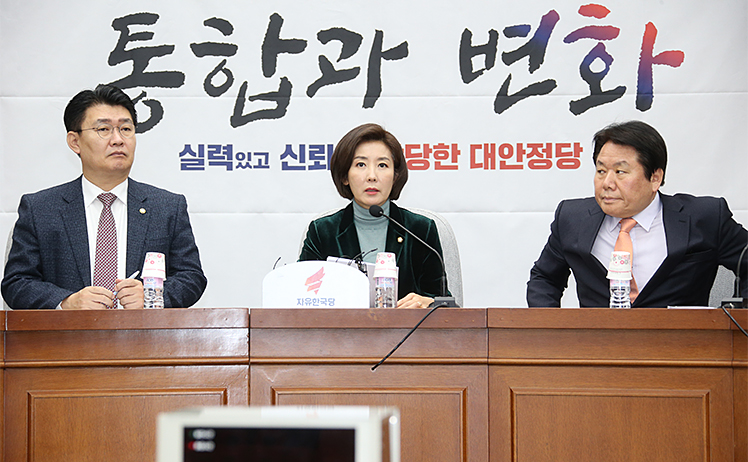 제목 노출 영역입니다 이미지