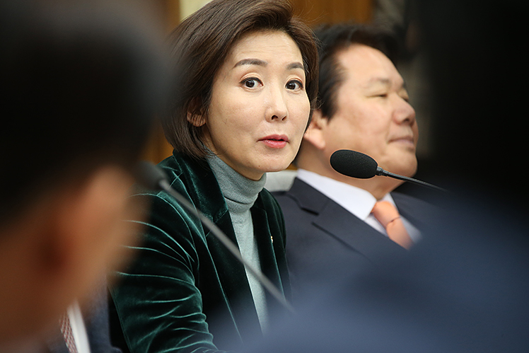제목 노출 영역입니다 이미지