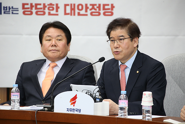 제목 노출 영역입니다 이미지