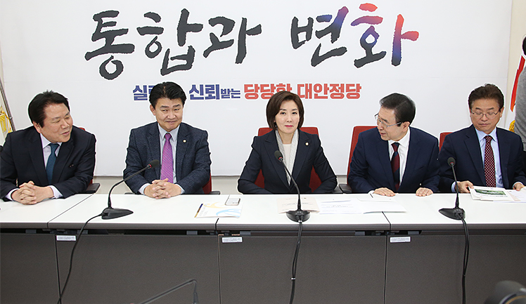 제목 노출 영역입니다 이미지