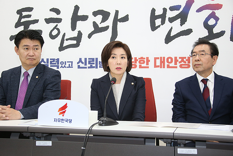 제목 노출 영역입니다 이미지