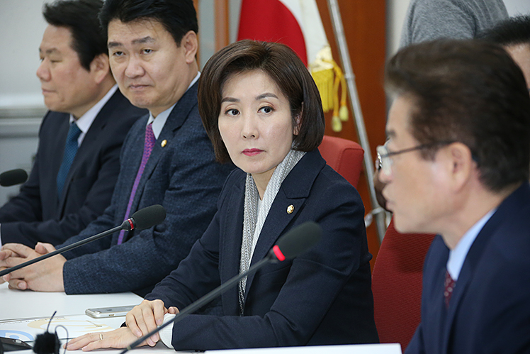 제목 노출 영역입니다 이미지