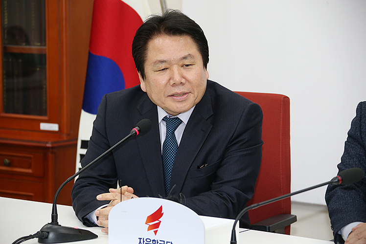 제목 노출 영역입니다 이미지