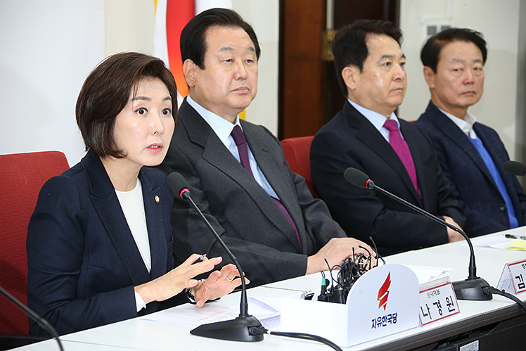 제목 노출 영역입니다 이미지