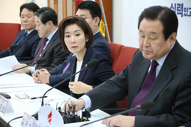 제목 노출 영역입니다 이미지
