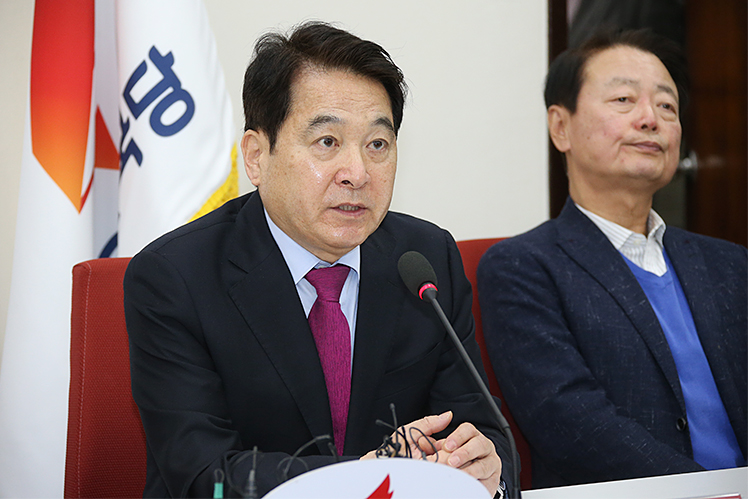 제목 노출 영역입니다 이미지