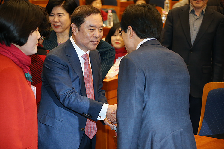 제목 노출 영역입니다 이미지