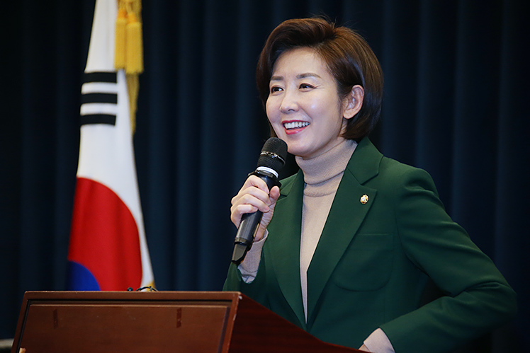 제목 노출 영역입니다 이미지