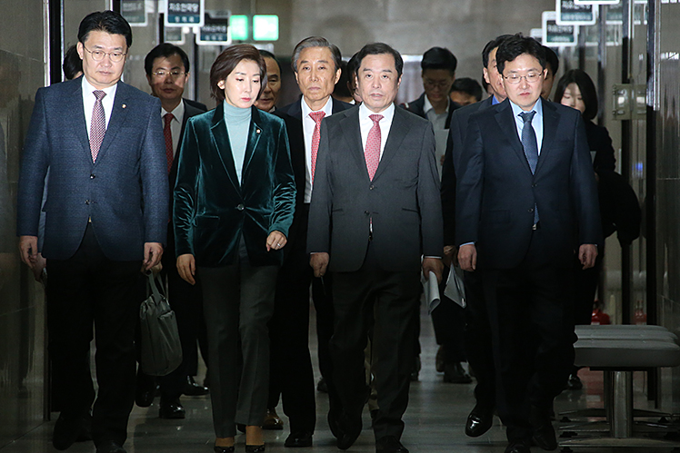 제목 노출 영역입니다 이미지