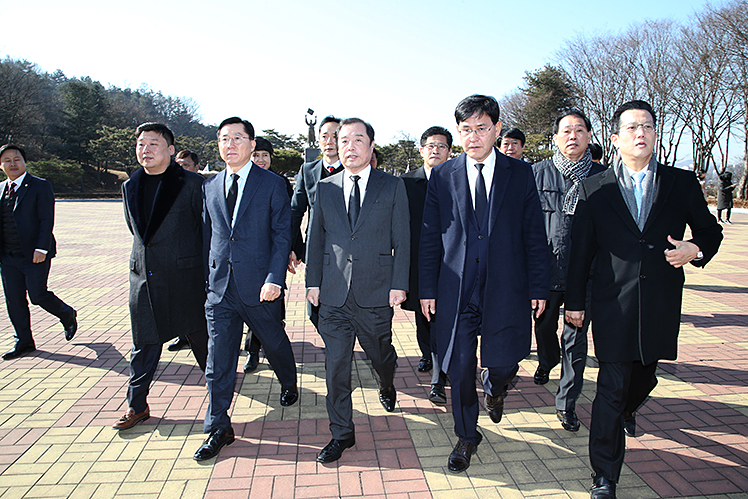 제목 노출 영역입니다 이미지