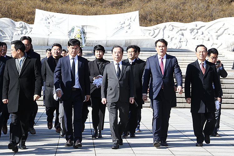 제목 노출 영역입니다 이미지