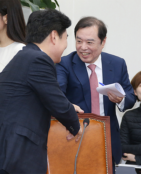 제목 노출 영역입니다 이미지