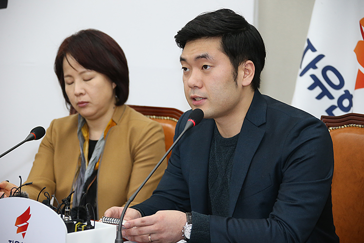 제목 노출 영역입니다 이미지
