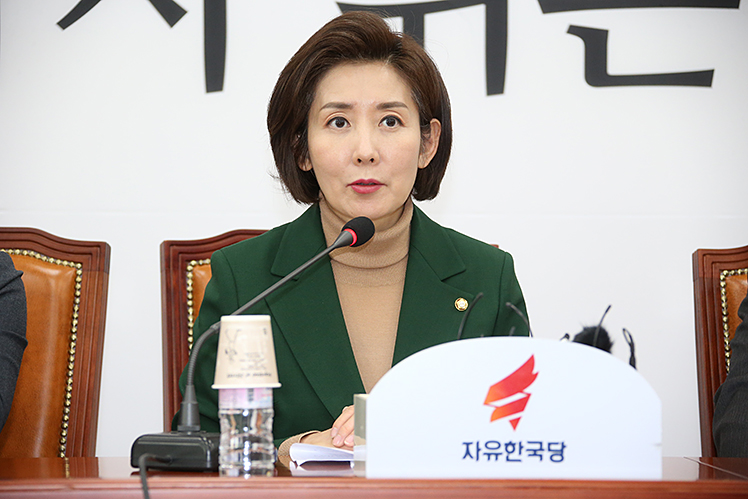 제목 노출 영역입니다 이미지