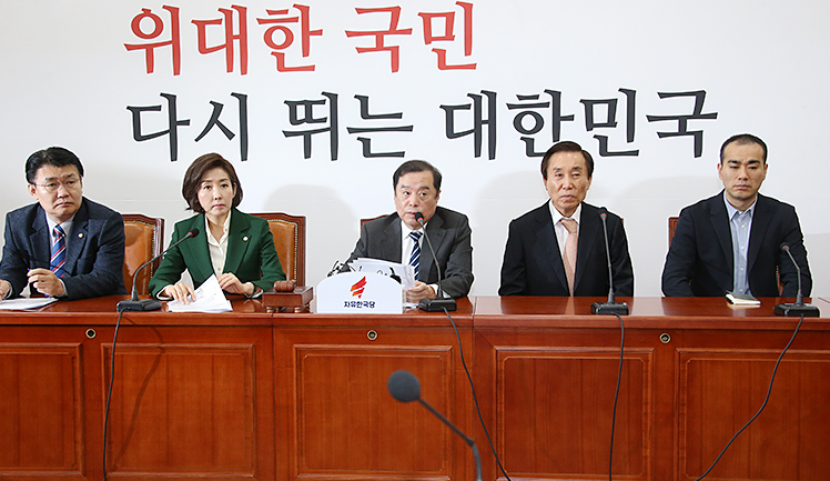 제목 노출 영역입니다 이미지