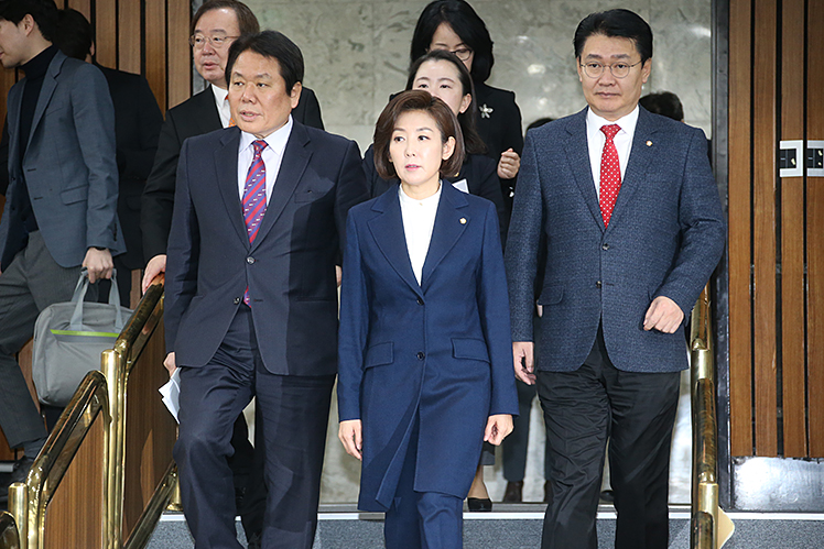 제목 노출 영역입니다 이미지