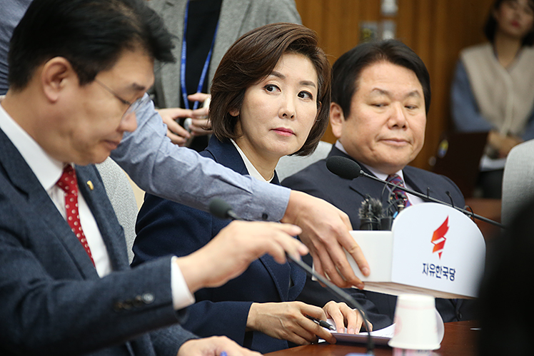 제목 노출 영역입니다 이미지