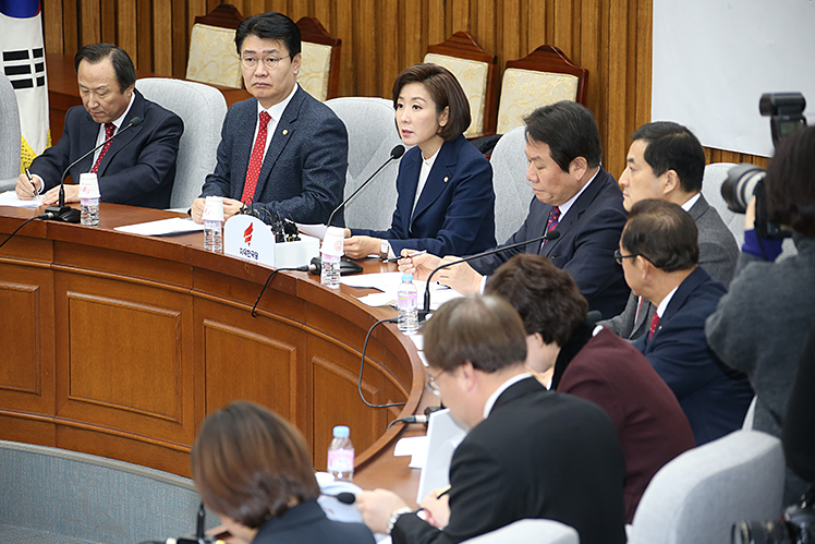 제목 노출 영역입니다 이미지