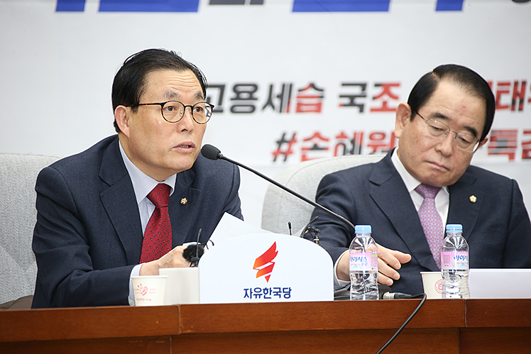 제목 노출 영역입니다 이미지