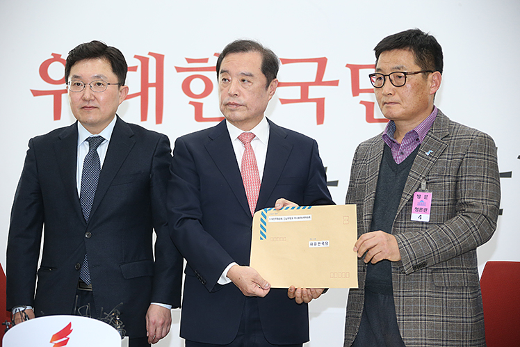 제목 노출 영역입니다 이미지