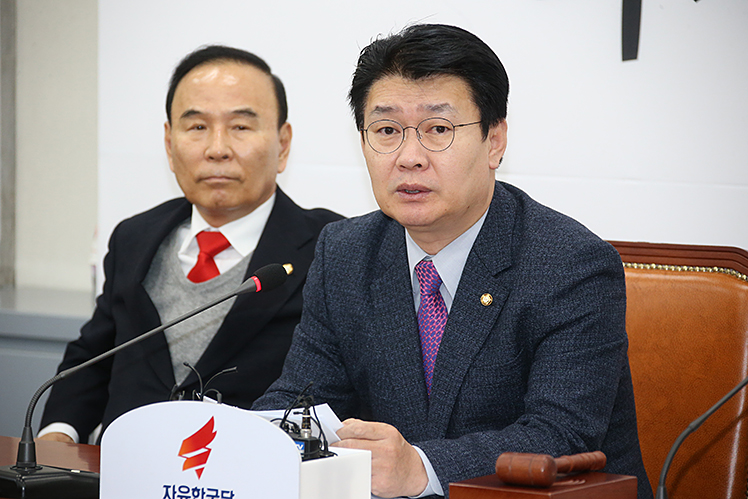 제목 노출 영역입니다 이미지