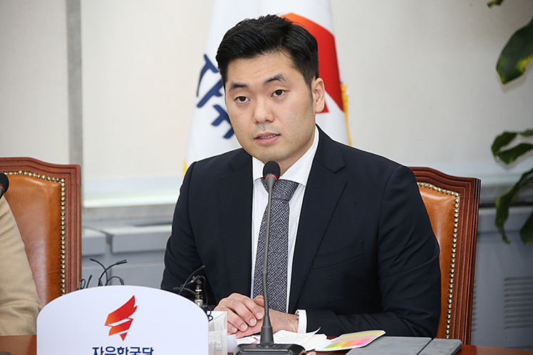 제목 노출 영역입니다 이미지