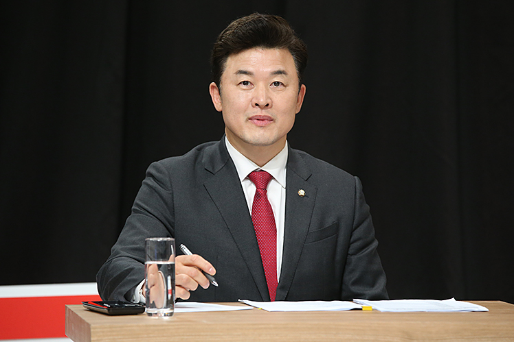 제목 노출 영역입니다 이미지