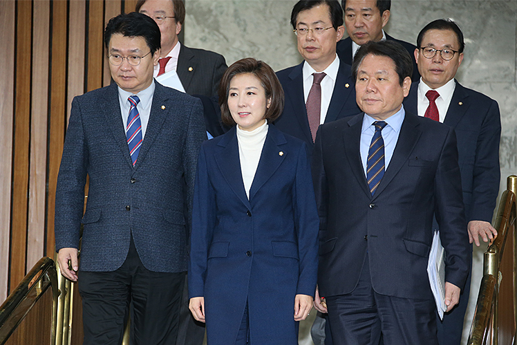 제목 노출 영역입니다 이미지