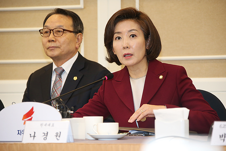 제목 노출 영역입니다 이미지