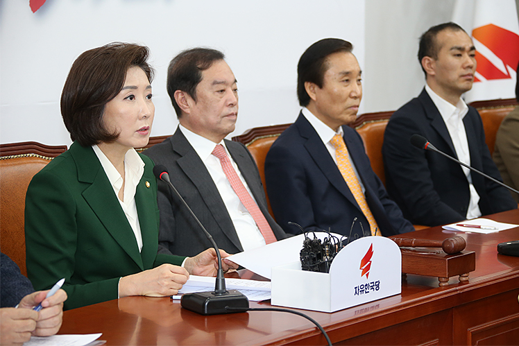 제목 노출 영역입니다 이미지