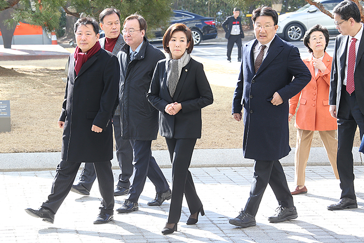 제목 노출 영역입니다 이미지