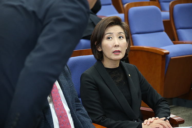 제목 노출 영역입니다 이미지