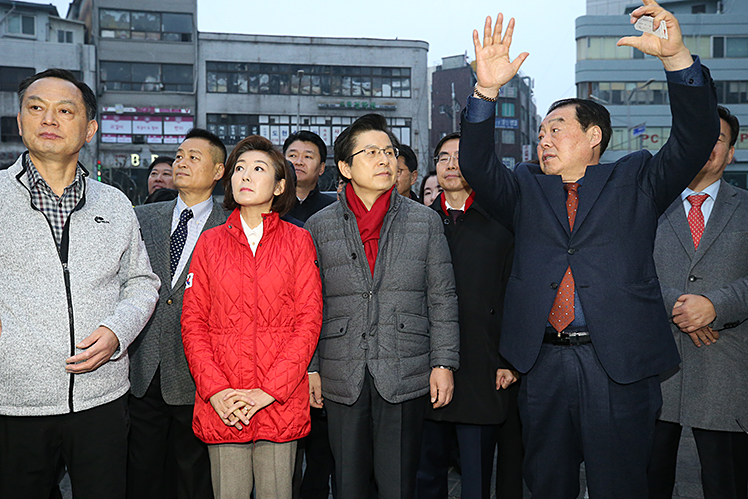 제목 노출 영역입니다 이미지