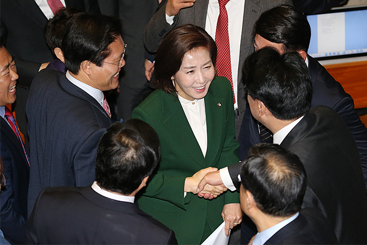 제목 노출 영역입니다 이미지