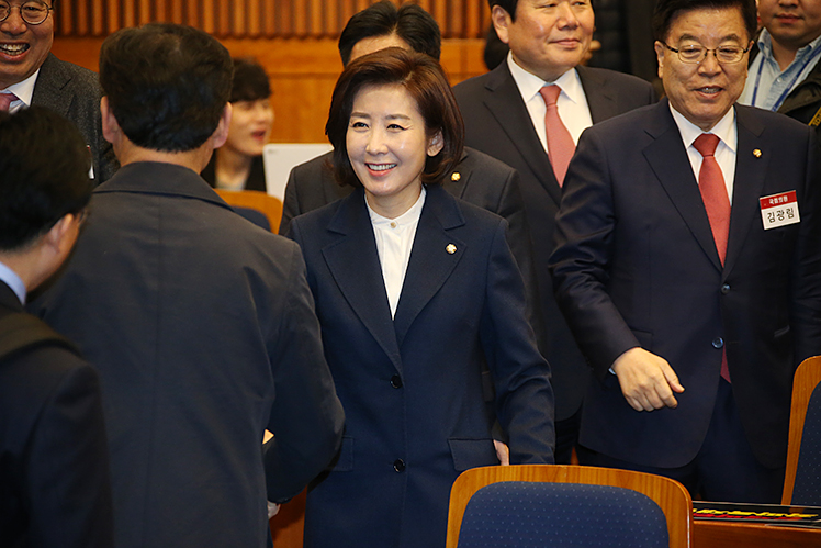 제목 노출 영역입니다 이미지