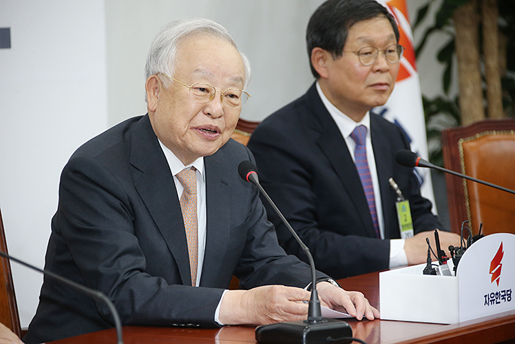 제목 노출 영역입니다 이미지