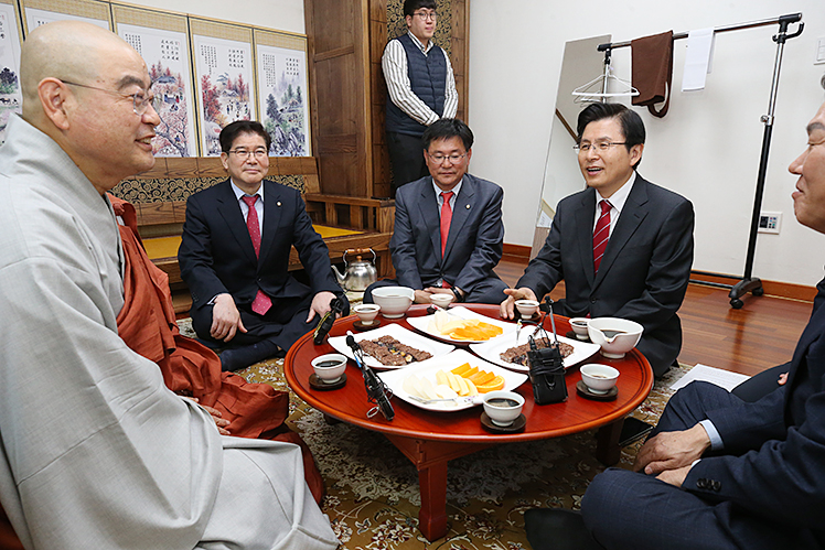제목 노출 영역입니다 이미지