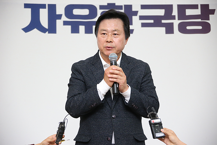 제목 노출 영역입니다 이미지