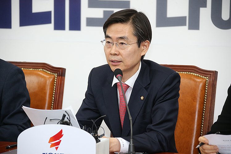 제목 노출 영역입니다 이미지