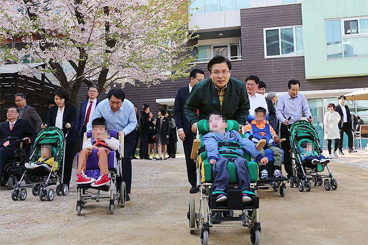 제목 노출 영역입니다 이미지