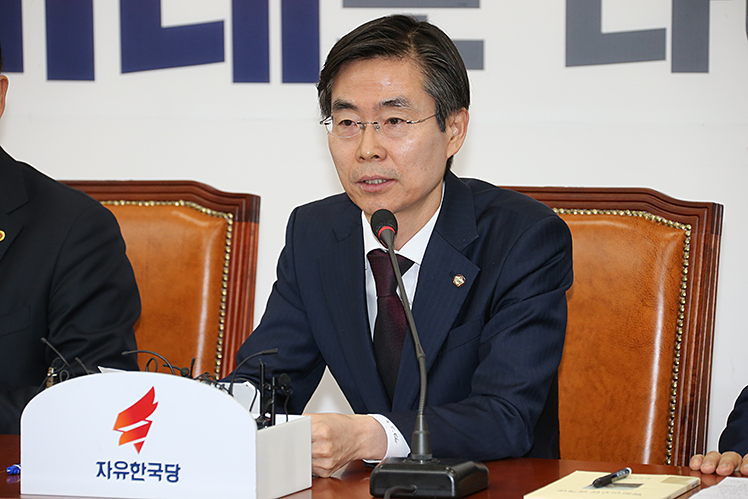 제목 노출 영역입니다 이미지