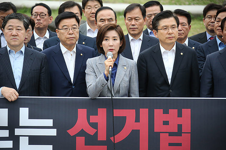 제목 노출 영역입니다 이미지