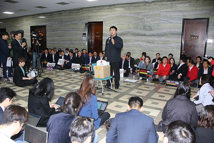 제목 노출 영역입니다 이미지