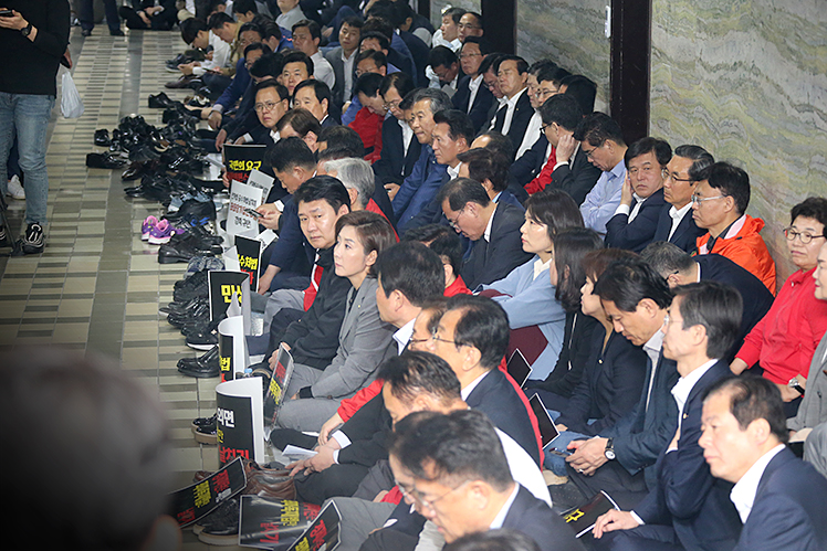 제목 노출 영역입니다 이미지