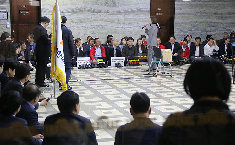 제목 노출 영역입니다 이미지