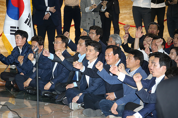 제목 노출 영역입니다 이미지