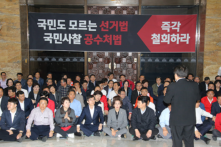제목 노출 영역입니다 이미지