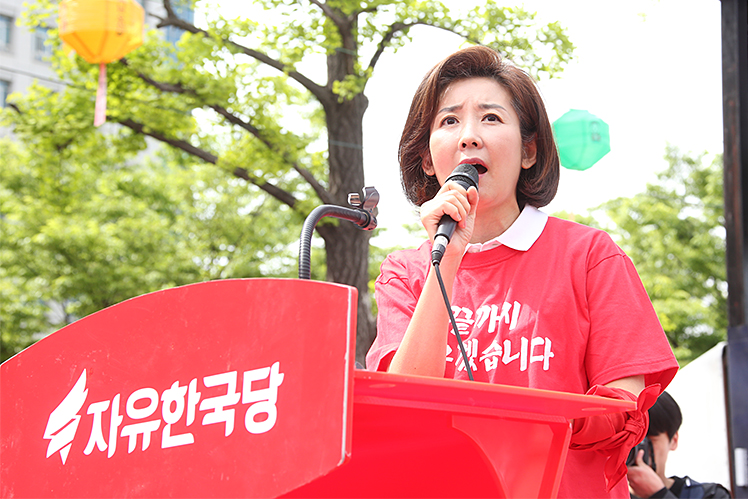 제목 노출 영역입니다 이미지